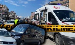 Antalya'da feci kaza! Araç bankete savruldu