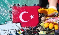 Antalya'da deniz temizliği yapıldı: Bisiklet kilidi ve platform su yüzüne çıkarıldı