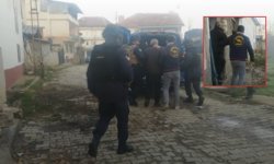 Isparta'da 3 evi yaktı, tüfekle korku saldı!