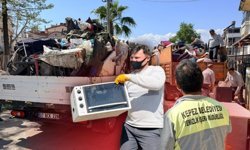 Antalya'da bir evden 3 yılda 20 kamyon çöp çıkarıldı!