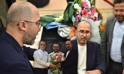 Antalya'da örnek davranış: Kitabının satış gelirini bağışladı!