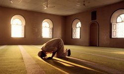 Antalya’da 23 Nisan Namaz Vakitleri Belli Oldu: İşte Günün Ezan Saatleri