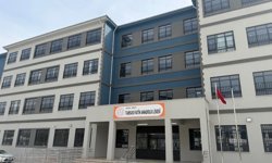 Bir öğrenci lisede silahla yakalandı!