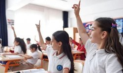 Yarın Okullar Tatil mi? 24 Nisan Günü Eğitim Devam Edecek mi?