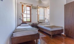 Antalya Demre Üçağız’da 3 Katlı Pansiyon Mahkeme Kararıyla Satışta – Yatırım Fırsatı!