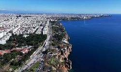 Antalya’da 17 Mayıs’ta Kavurucu Sıcaklar Devam Ediyor: Termometreler Zirveyi Görecek