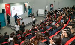 Antalya'da gençler dünya gündemini tartışıyor!
