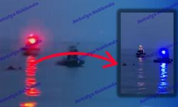 Antalya’da simitle denize açılan iki kişi mahsur kaldı! İşte o anlar