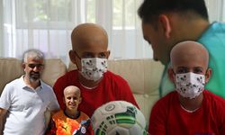 Antalya'da tedavi gören Emir kanseri yenip yeşil sahalara dönmek istiyor!