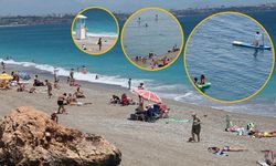 Antalya Konyaaltı Sahili tatilcilerle doldu!