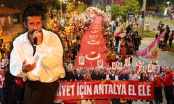 Antalya'da on binler önce fener alayında sonra konserde buluştu