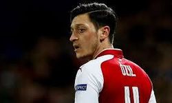 Mesut Özil: Futbol Kariyerinden İlginç Anılar ve Unutulmaz Hikâyeler