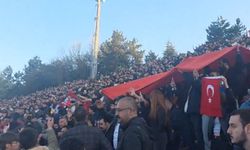ODTÜ’de konserde Türk Bayrağı açan gençlere saldırı!