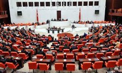Parlamentoların İşleyişini Anlamak: Yasama Süreci, Görevler ve Demokratik Önemi