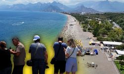 Antalya'da sınav stresini sahilde attılar!