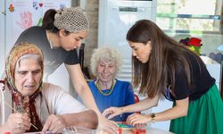 Antalya'da Mavi Ev, alzheimer hastaları ve yakınlarına nefes oluyor