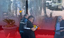 Antalya’da oto galeriye mermi yağdırdı!
