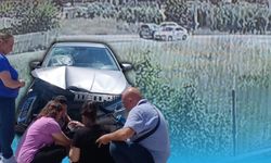 Antalya'da kavşak faciası! Çarpışma anı kamerada