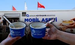 Antalya'da geleneksel aşure ikramları Yat Limanı'nda başladı