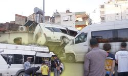 Antalya'da tarım işçilerini taşıyan iki minibüs çarpıştı!
