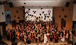 Akdeniz Üniversitesi'nde bilimin ışığında mezuniyet