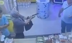 Kocasını vurmak isterken silah tutukluk yaptı! O anlar kamerada