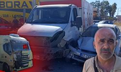 Antalya'da dondurma kamyoneti otomobille çarpıştı!