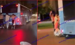 Antalya'da otobüse tutunup seyahat ettiler!