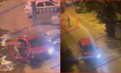 Antalya'da park halindeki iki araca çarpıp kaçtılar!