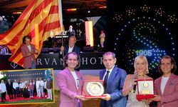 Galatasaraylılar şampiyonluk kutlaması için Antalya'da buluştu: Souness çimlere bayrak dikti