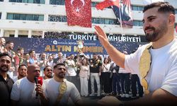 Kırkpınar Başpehlivanı Erkan Taş, Antalya'da coşkuyla karşılandı