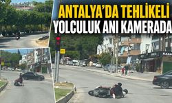 Antalya'da motosiklet kırmızı ışıkta devrildi: Tehlikeli yolculuk anı kamerada!