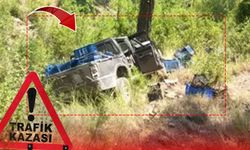 Antalya'da kamyonet şarampole uçtu: 1'i ağır 3 yaralı