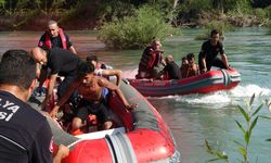 Manavgat Irmağı'nda sular yükseldi: 4 kişi adacıkta mahsur kaldı!