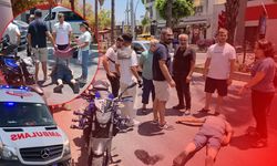 Antalya'da yaya geçidinde motosiklet çarptı: Yaya ve sürücü yaralandı