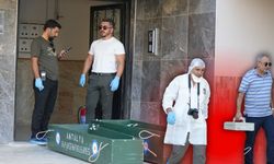 Antalya'da ölü bulunan anne ile kızın cenazeleri Adli Tıp'a gönderildi