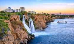 15 Ağustos’ta Antalya’da Sıcak Hava Alarmı: Öğle Saatlerine Dikkat