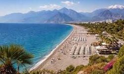 Antalya’da 20 Ağustos’ta Sıcak Hava Etkili Olacak: Öğle Saatlerine Dikkat