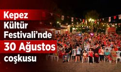 Kepez Kültür Festivali’nde 30 Ağustos coşkusu: ‘Kurtuluş’ filmi izleyiciyle buluştu