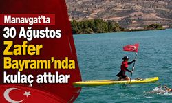 Manavgat’ta Zafer için kulaç attılar! Türk bayrağını yüzerek taşıdılar