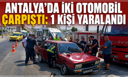 Antalya'da iki otomobil çarpıştı: 1 kişi yaralandı