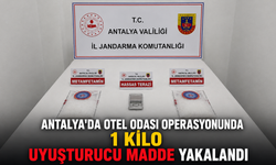 Antalya'daki otel odası operasyonunda 1 kilo uyuşturucu madde yakalandı