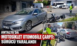 Antalya'da motosiklet otomobile çarptı: Sürücü yaralandı