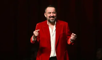 Ünlü oyuncu Ata Demirer, gözlerden uzak yaşadığı aşkıyla ilk kez göründü!