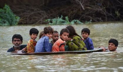Pakistan'da selde 63 kişi hayatını kaybetti, 290 kişi yaralandı