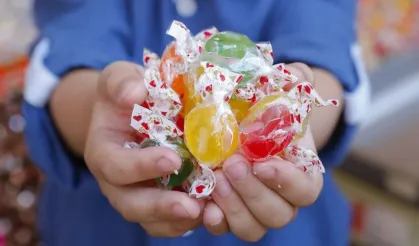 Ramazan Bayramının Halk Arasındaki İsmi Ve Şeker Dağıtma Geleneğinin Tarihsel Kökenleri