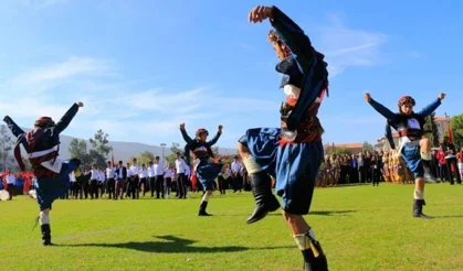 Ege Dağlarından Sahnelere Uzanan Yiğitlik Destanı Zeybek Kültürü ve Derin Anlamları