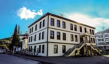 Finike Belediyesi 53 Taşınmazı İhaleyle Kiraya Veriyor – İş Yeri ve Arsa Fırsatları Yatırımcıların Dikkatine