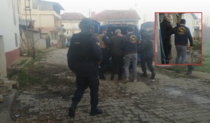 Isparta'da 3 evi yaktı, tüfekle korku saldı!