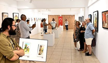 Antalya'da “Sessiz kalan evler” sergisi sanatseverlerin beğenisine sunuldu